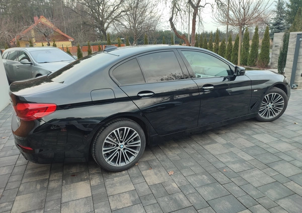 BMW Seria 5 cena 118500 przebieg: 151000, rok produkcji 2018 z Opoczno małe 596